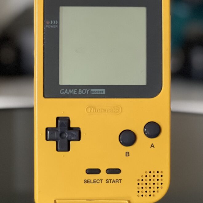 GameBoy Pocket (gelb)